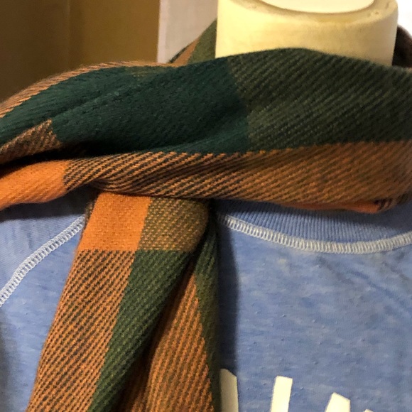 Scarf - Picture 5 of 8